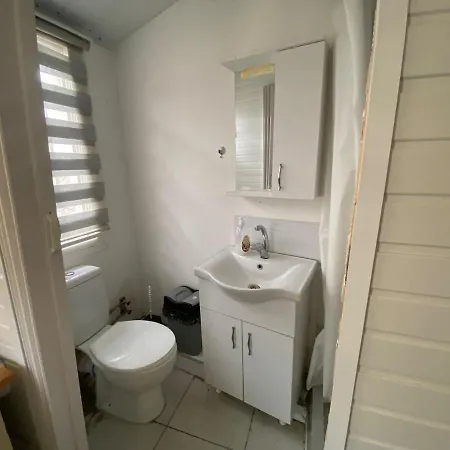 Within The Old Turkish Walled Of Apartman *